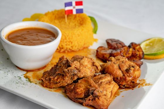 Pollo Guisado Dominicano